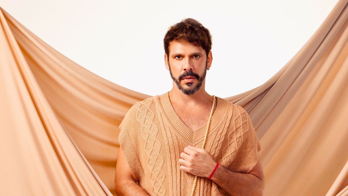 Almério se apresenta neste sábado (22), na Casa Estação da Luz, em Olinda