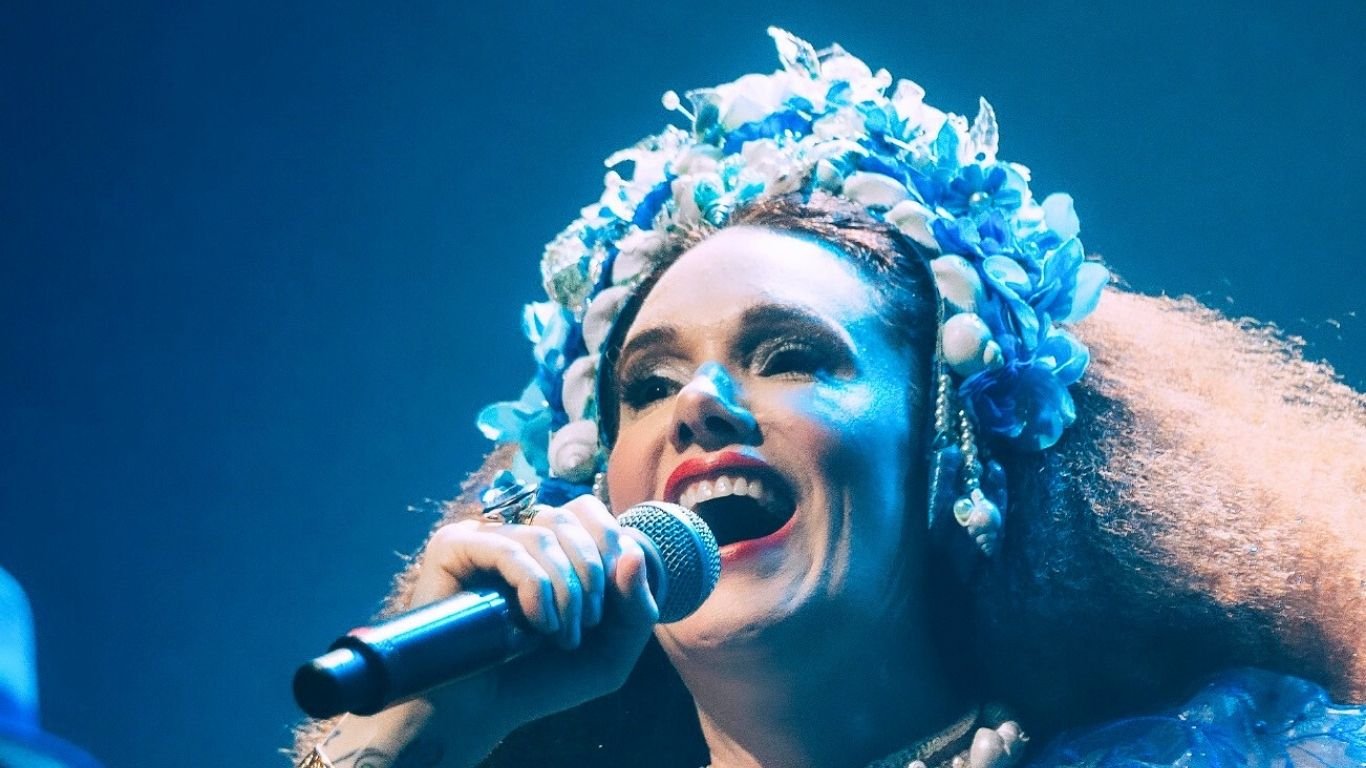 Branka inicia turnê no Japão e lança single em homenagem ao samba