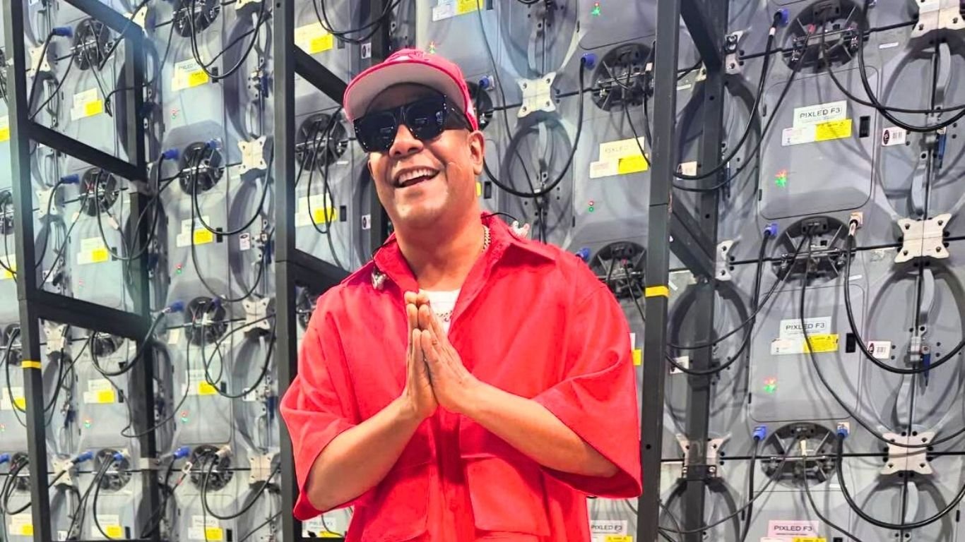 Márcio Victor, vocalista do Psirico, recebe alta hospitalar após cirurgia