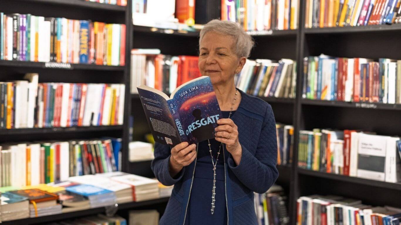 Escritora Iêda Lima lança novo livro nesta terça-feira (4), no Recife