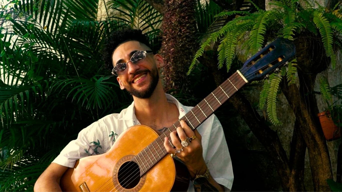 Gravado em Olinda, Julihu Cunha lança single com pegada de samba