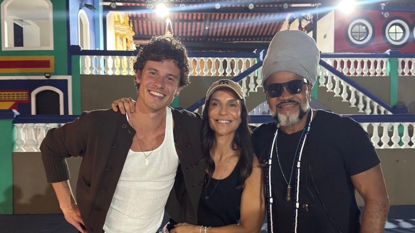 Ao lado de Ivete, Shawn Mendes visita Carlinhos Brown em Salvador