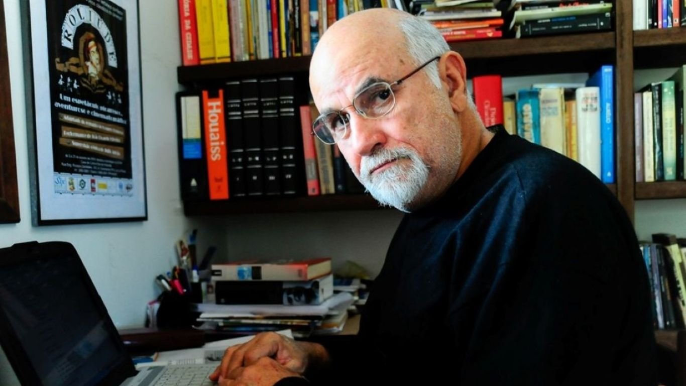 O jornalista Homero Fonseca lança novo livro nesta terça (9), no Recife