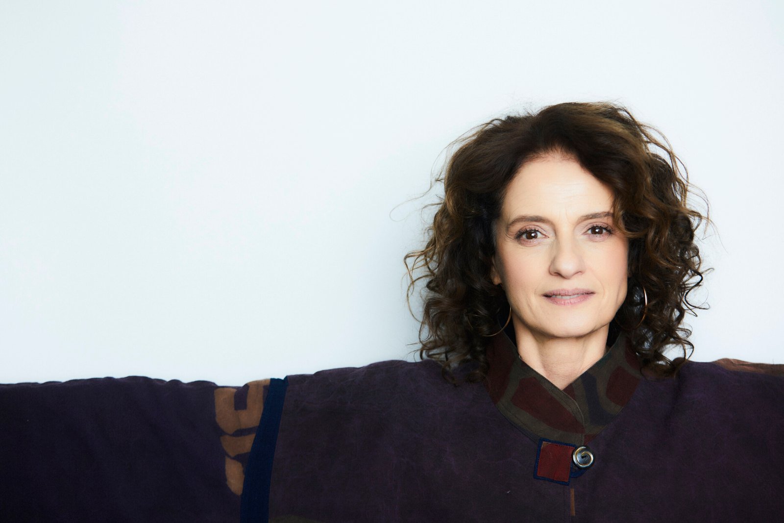 “Hora de colocar o prazer na agenda”, diz Denise Fraga sobre atual fase da carreira