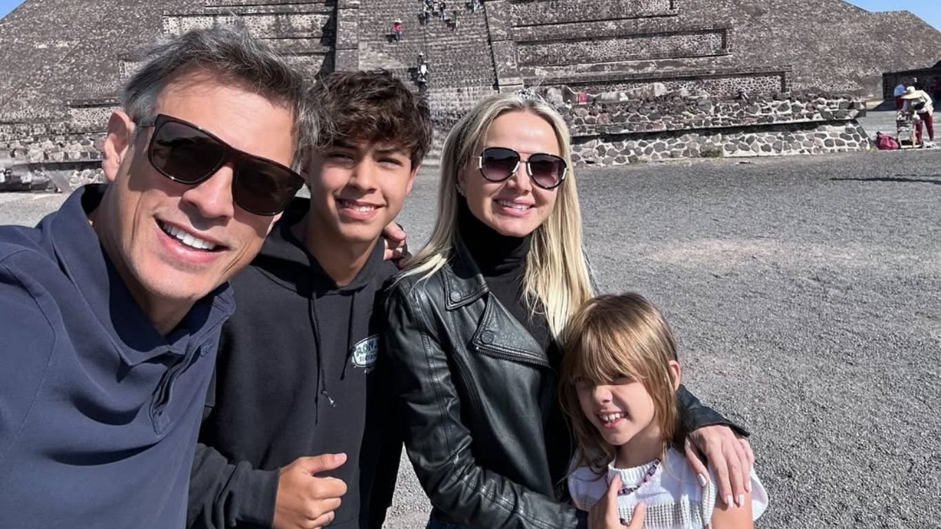 21 anos depois, Eliana retorna ao México em viagem com a família: “Aproveitando”