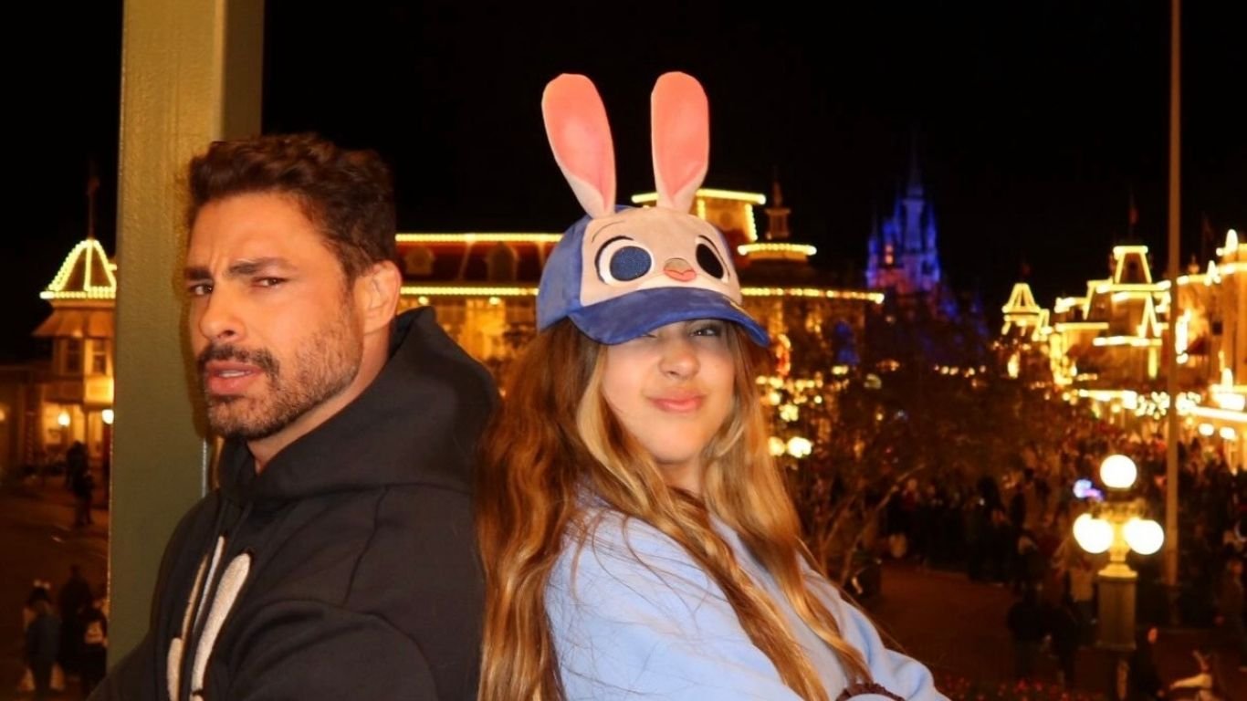 Cauã Reymond aproveita férias na Disney com a filha, Sofia
