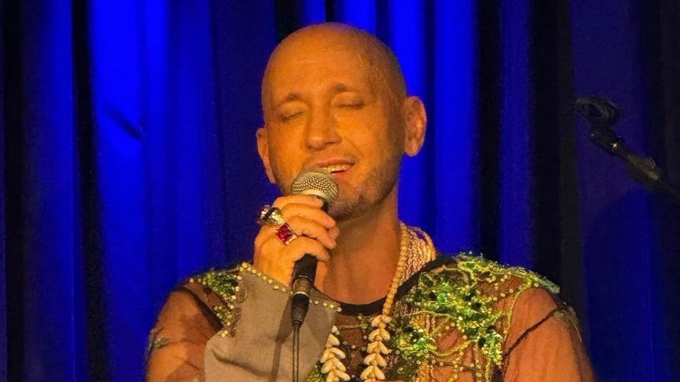 João Fênix retorna ao Recife com show no Teatro Capiba