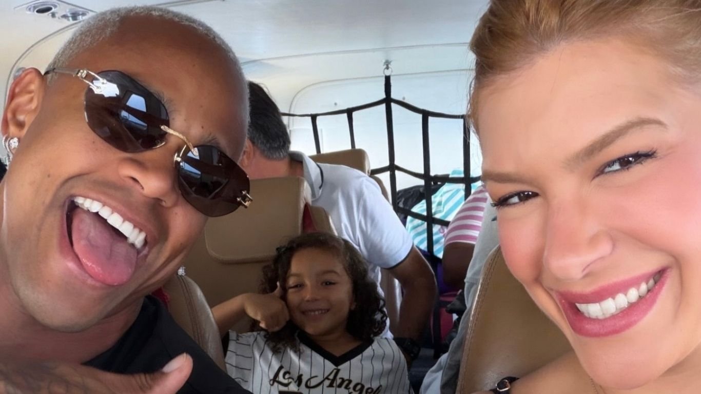 Léo Santana e Lore Improta curtem férias na Bahia após maratona de carnaval