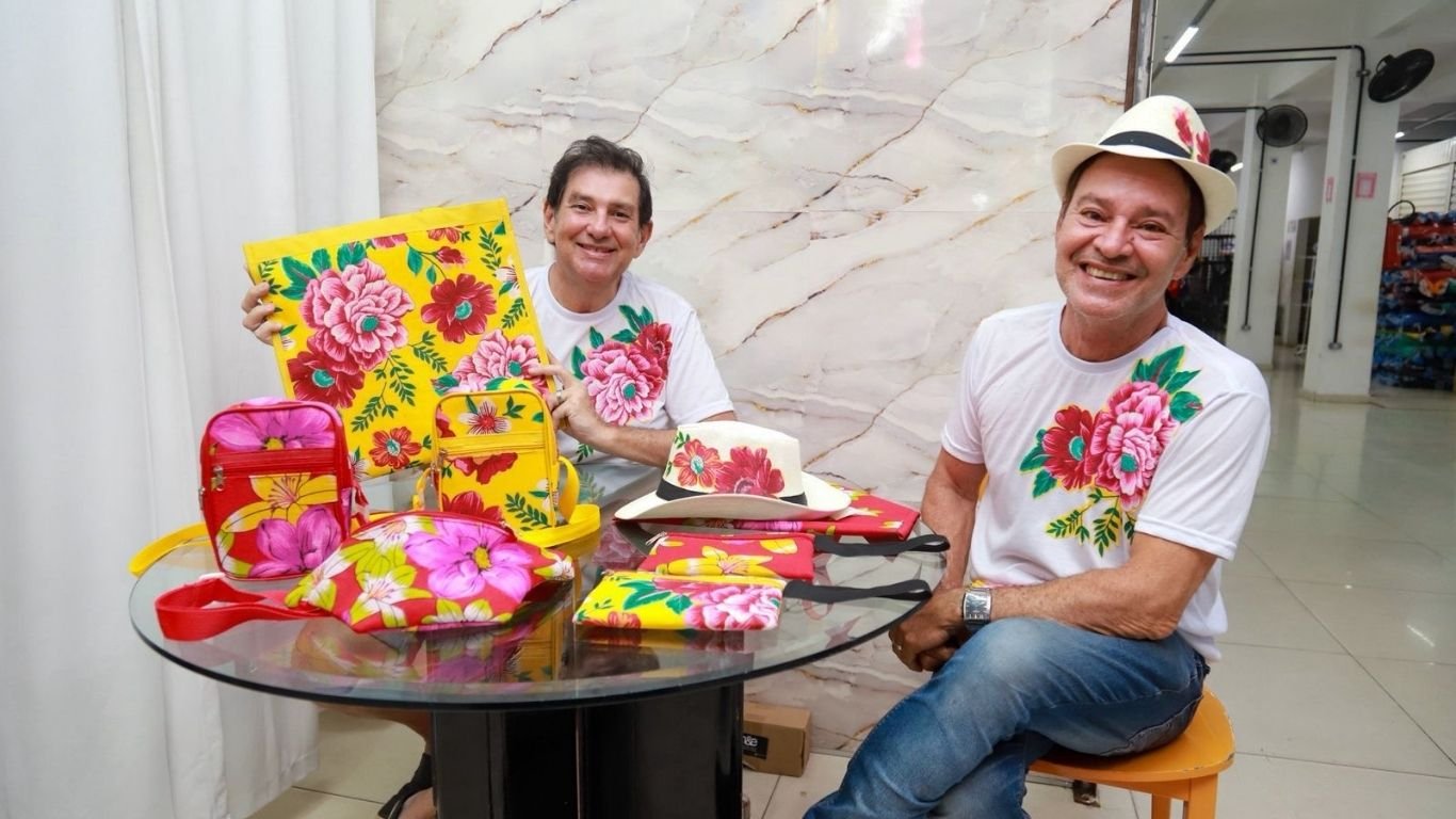 Looks autorais e adereços carnavalescos aquecem comércio no Centro do Recife