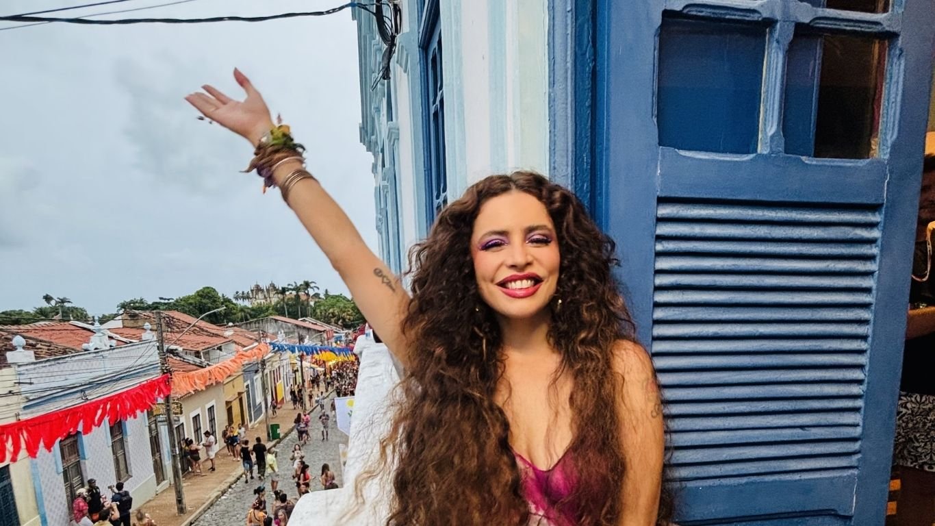 Natascha Falcão faz estreia no Galo e anuncia maratona de shows na folia 2026