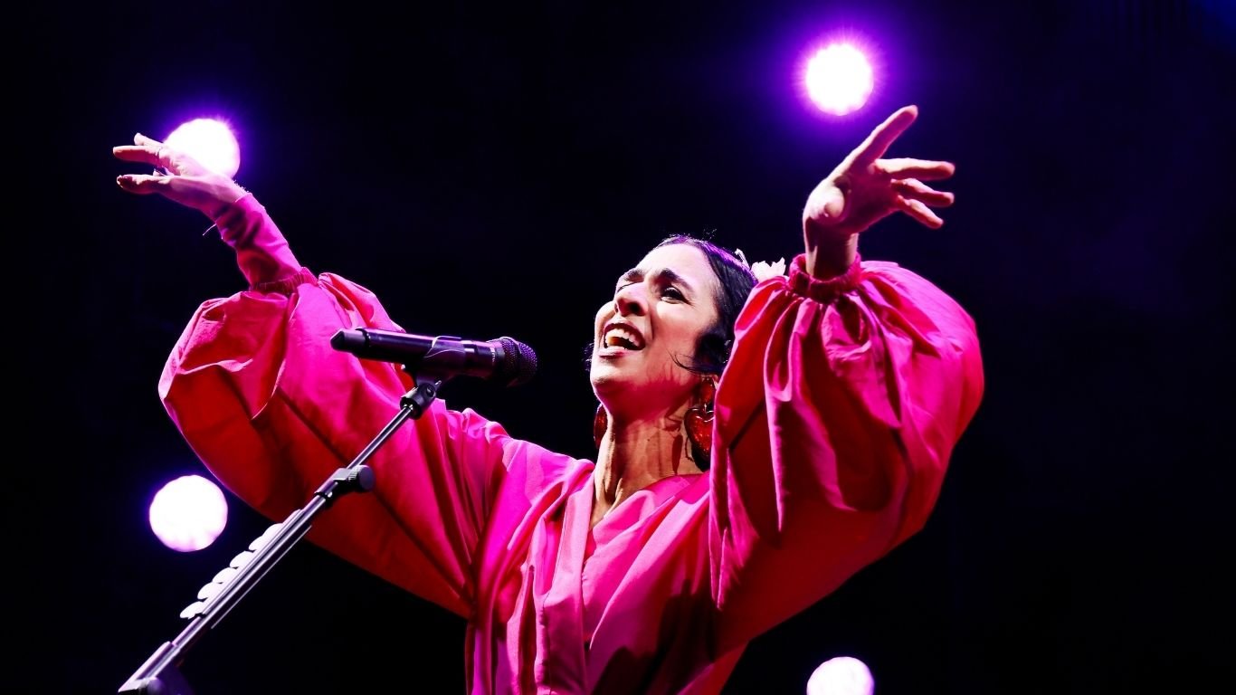 Entre a poesia e a orquestra, Marisa Monte apresenta ‘Phonica’ no Recife