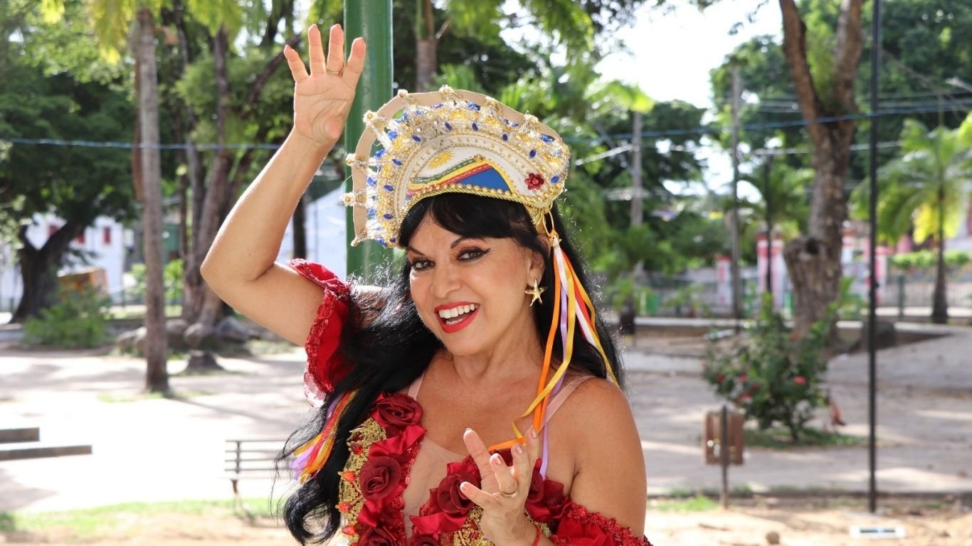 Em clima de São João, Cylene Araújo lança novo single nesta sexta (20)