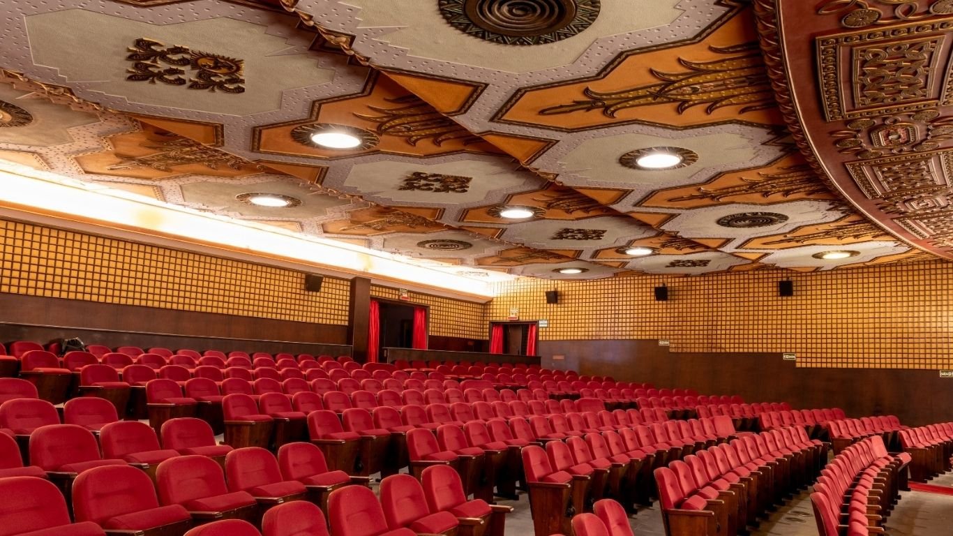 CineRuaPE lança livro sobre cinemas de rua de Pernambuco neste domingo (29), no Recife