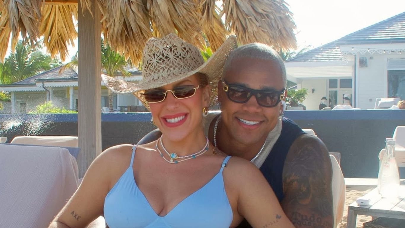 Grávida, Lore Improta curte dias de descanso com Léo Santana no Caribe
