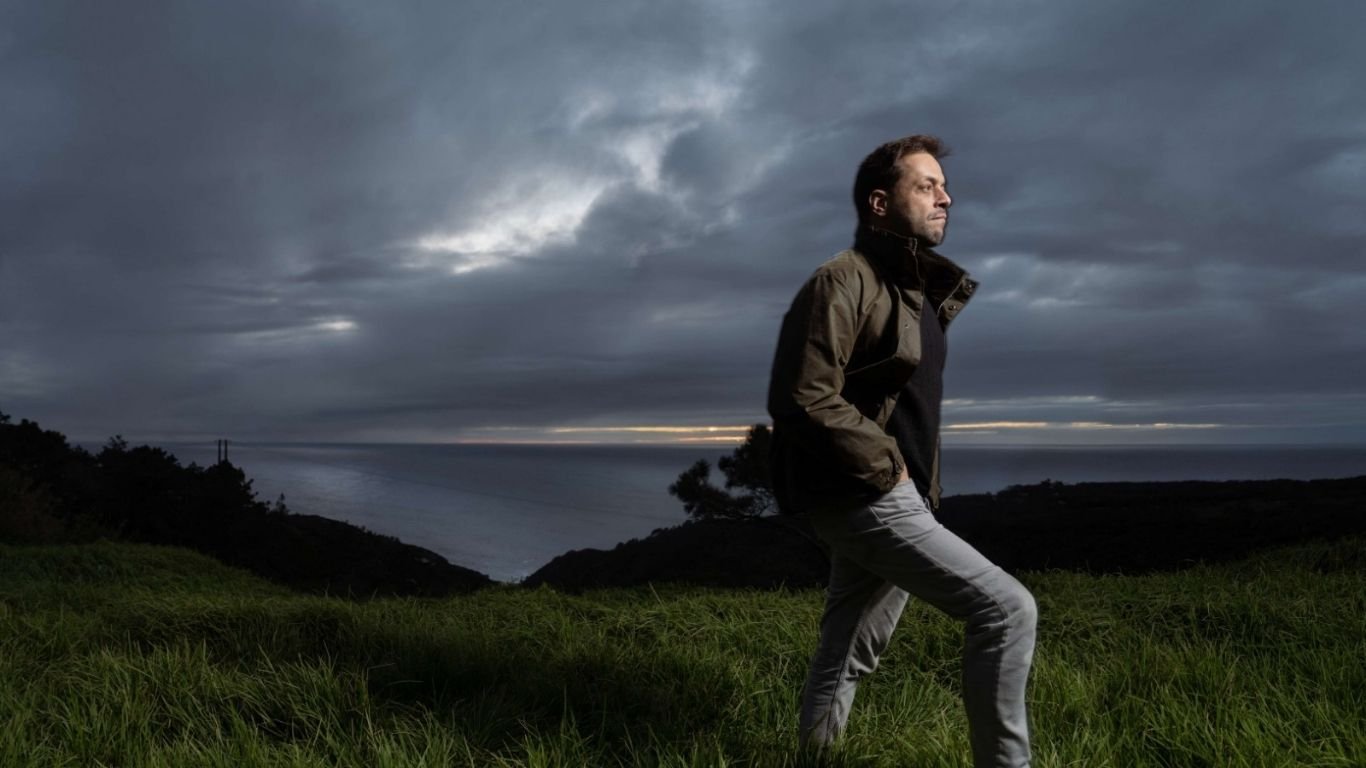 António Zambujo retorna ao Recife com a turnê ‘Oração ao Tempo’