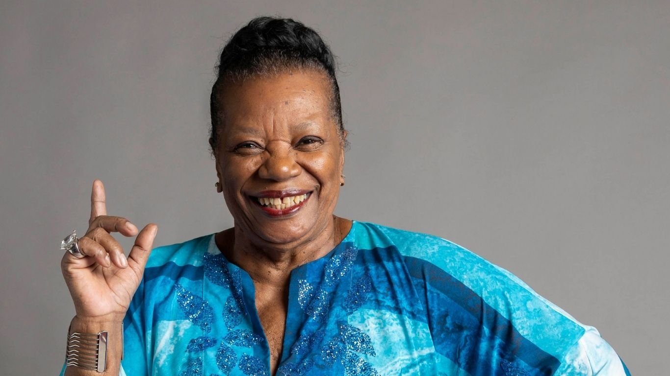 Veterana na TV, Neusa Borges celebra contrato vitalício com a Globo: “Amor e gratidão”