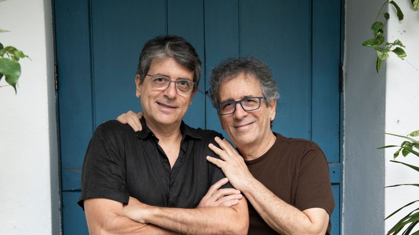 Irmãos Mario e Chico Adnet lançam álbum que homenageia a MPB nesta sexta (13)