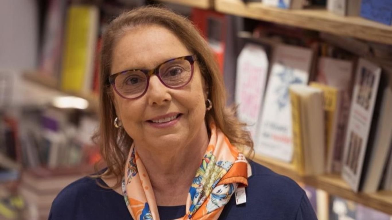 Vera Íris Paternostro lança livro sobre comunicação digital no Recife