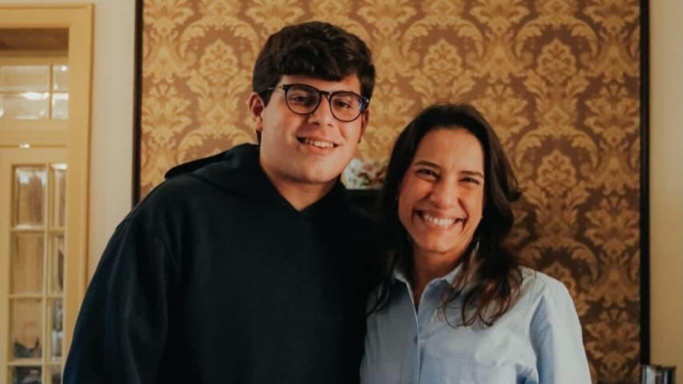 Raquel Lyra homenageia o filho mais velho, João, em seu aniversário