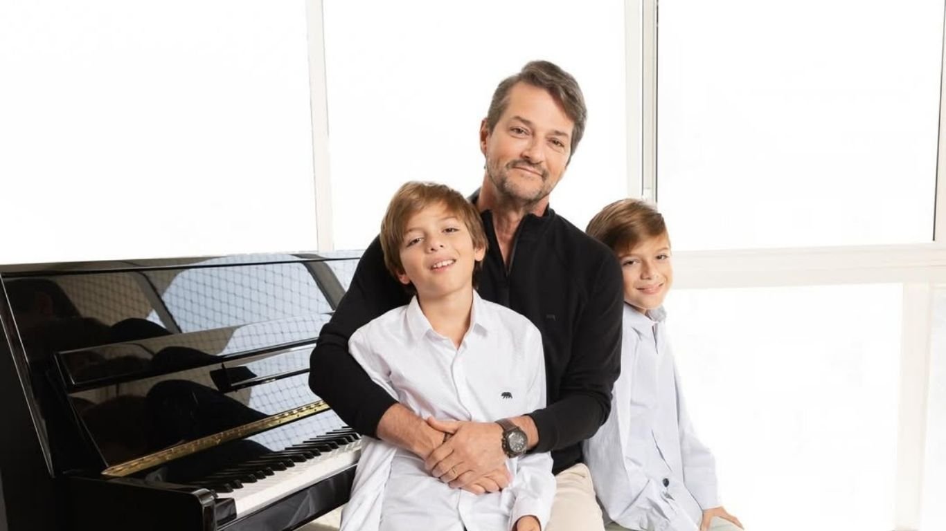 Marcelo Serrado celebra 13 anos dos filhos gêmeos: “Meninos de ouro”